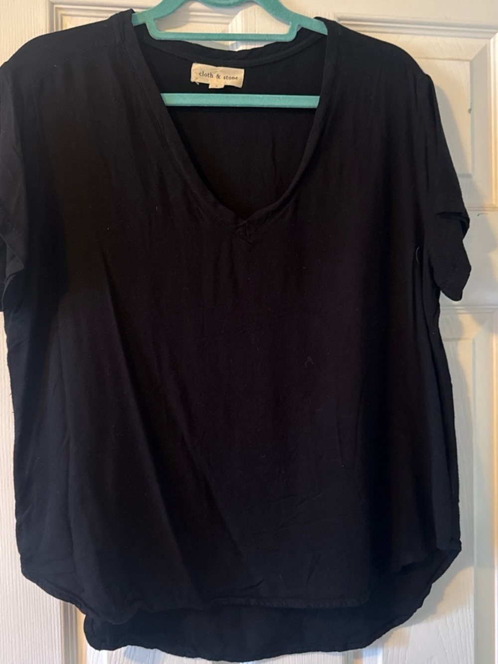cloth & stone Black V-Neck Short Sleeve Tee; buttery fabric